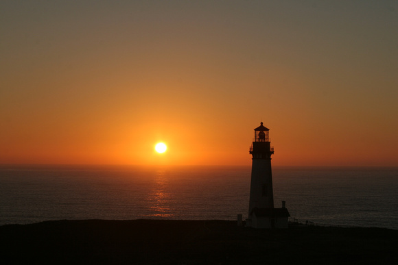 Yaquina Head Lighthouse in the sunset
